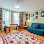 Homely 2-Bed Free Park