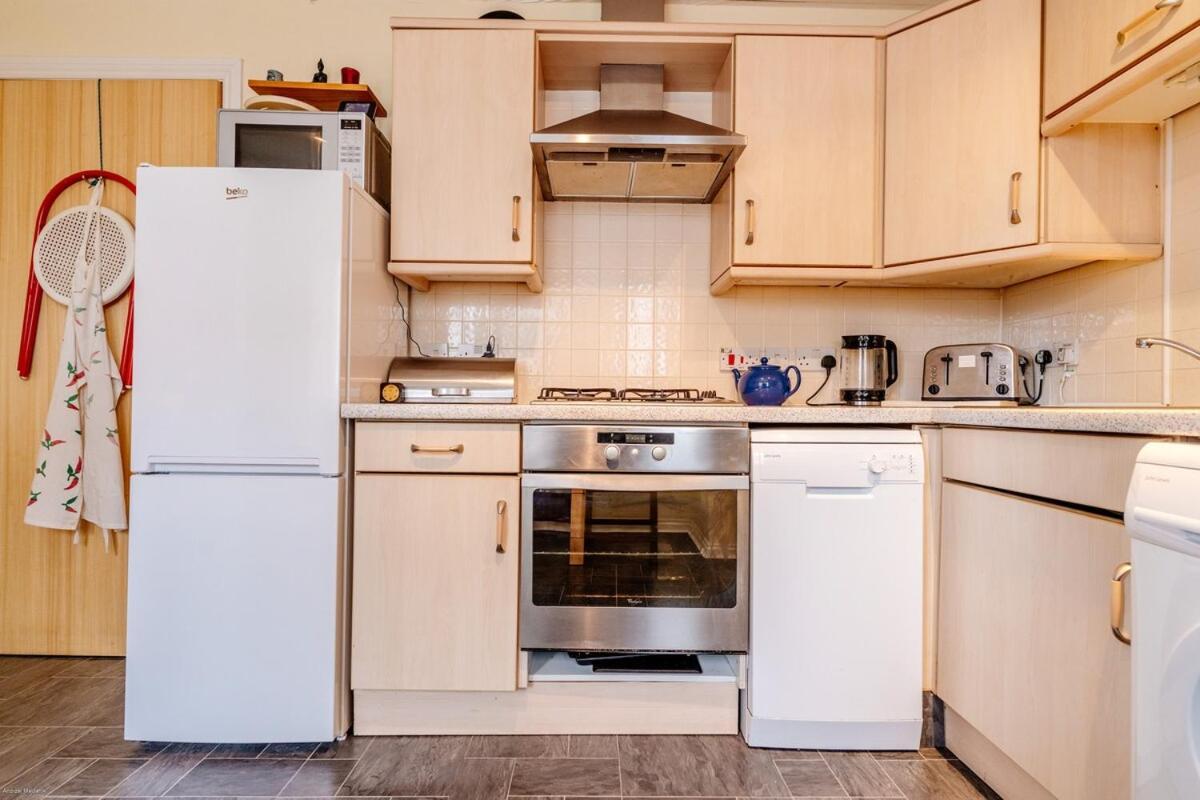 Apartment Homely 2-bed Free Park *
