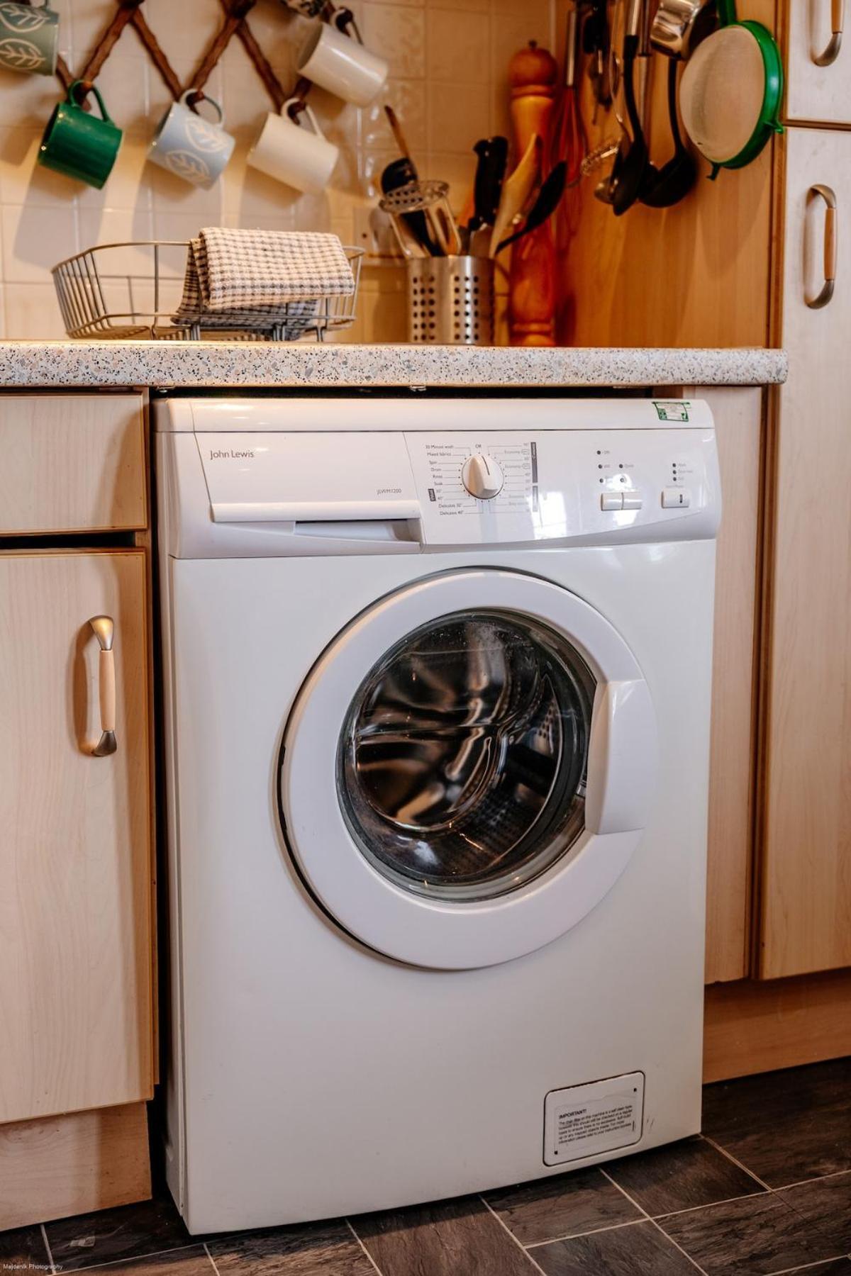 Homely 2-bed Free Park