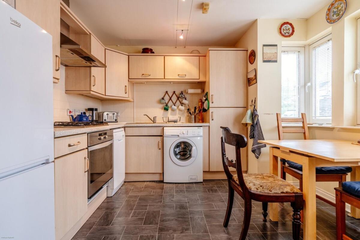 Apartment Homely 2-bed Free Park *