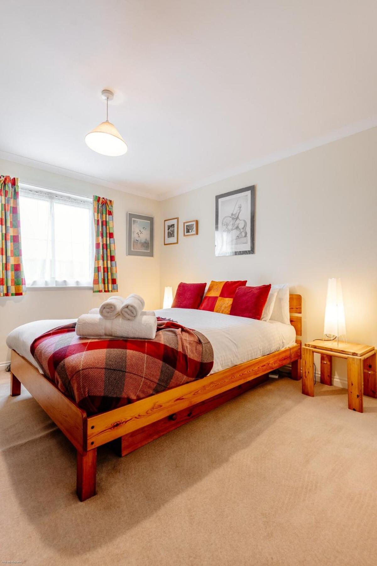Homely 2-bed Free Park Edinburgh
