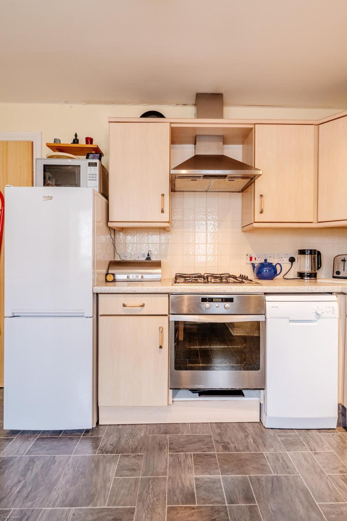 Homely 2-bed Free Park * Edinburgh